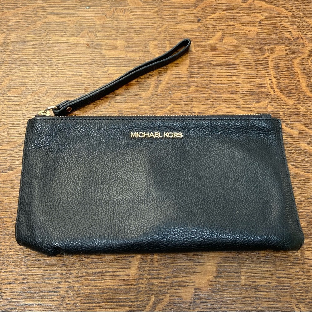 MICHAEL KORS DESIGNER BLACK PEBBLE LEATHER SOFT ZIPPER PURSE WRISTLET